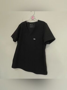 FIGS  Black V-Neck Scrub Top~ Size‎ Large 
Medical Staff